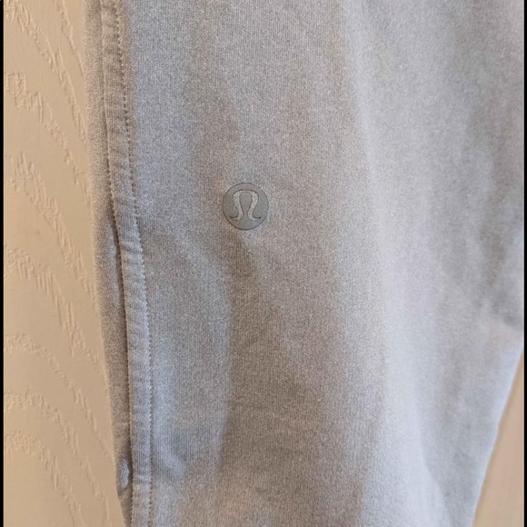 Lululemon pants - Picture 3 of 4